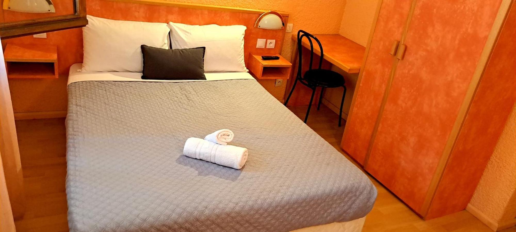 Hotel Restaurant Les Alizes Loriol Le Pouzin Bagian luar foto