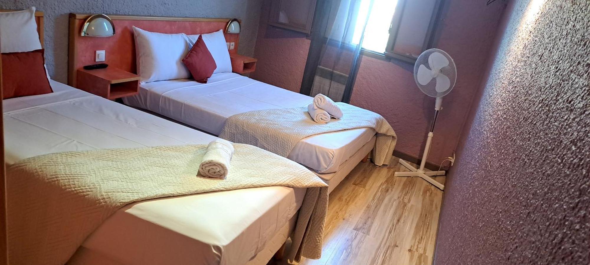 Hotel Restaurant Les Alizes Loriol Le Pouzin Bagian luar foto