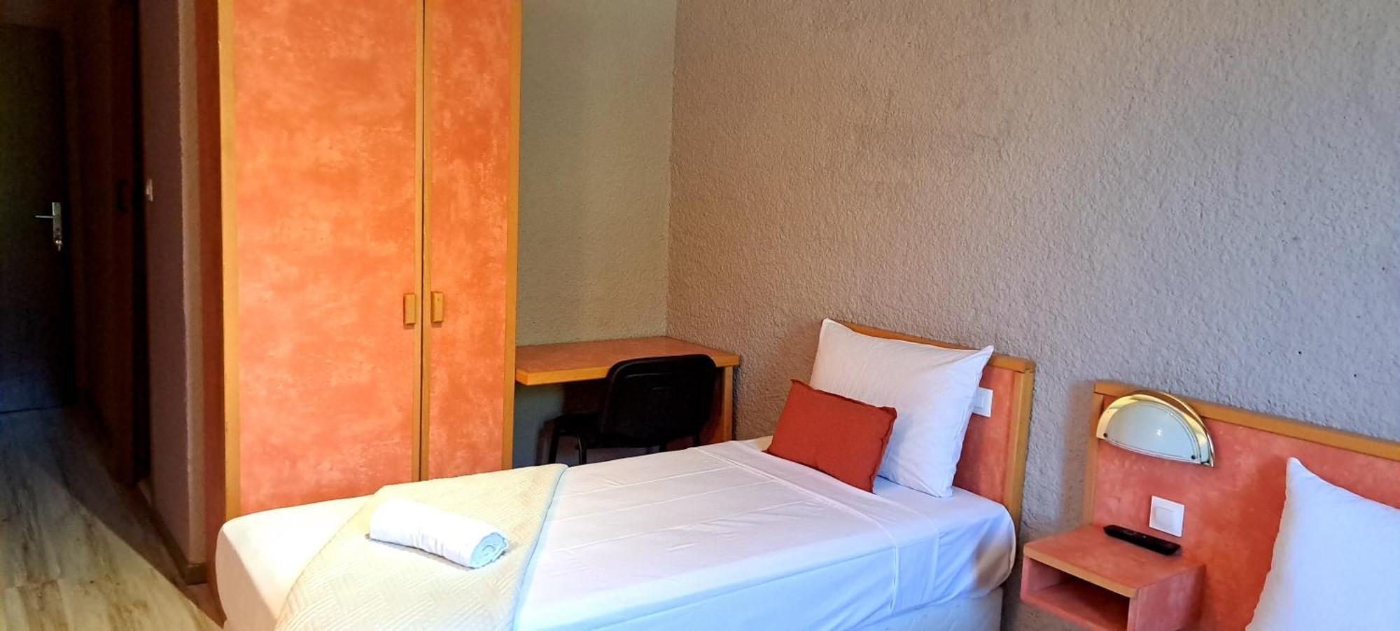 Hotel Restaurant Les Alizes Loriol Le Pouzin Bagian luar foto
